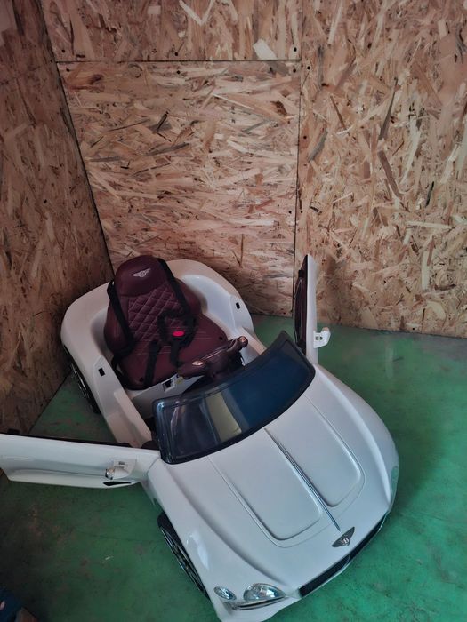 Mașina electrica pentru copii