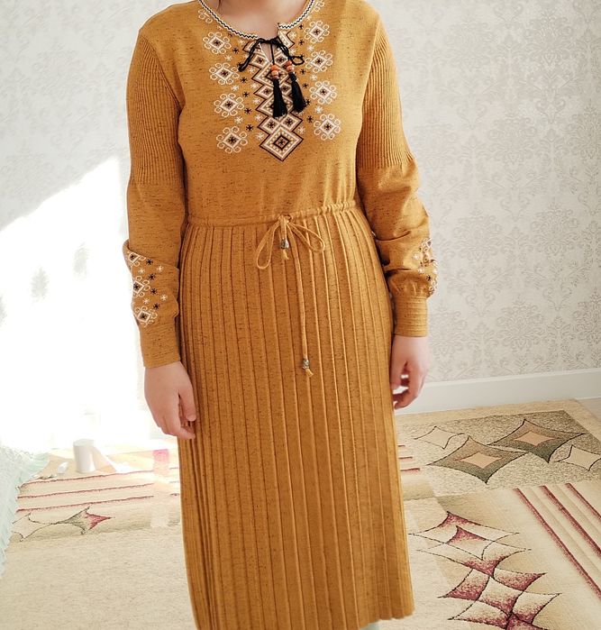 Платье повседневное