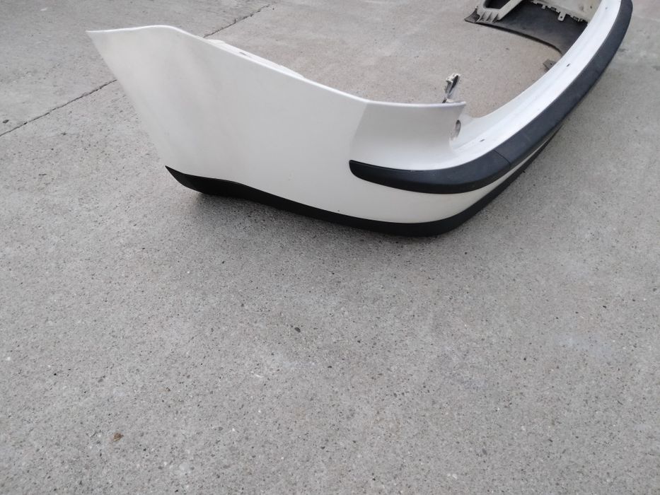 Bară spate Ford focus 2 1, 6 tdci culoare alb și gri