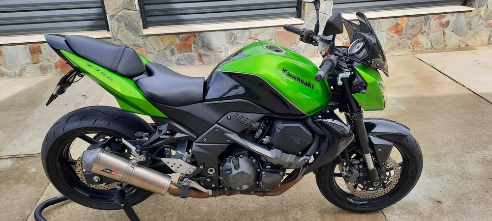 Vând Kawasaki ZR750L