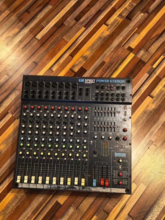 Power mixer Sound craft SPIRIT