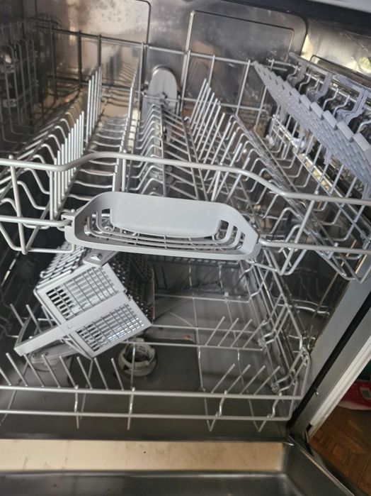 Продам посудомоечную машину