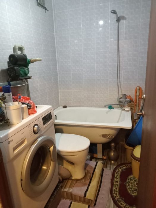 Үш бөлмелі үй сатылады