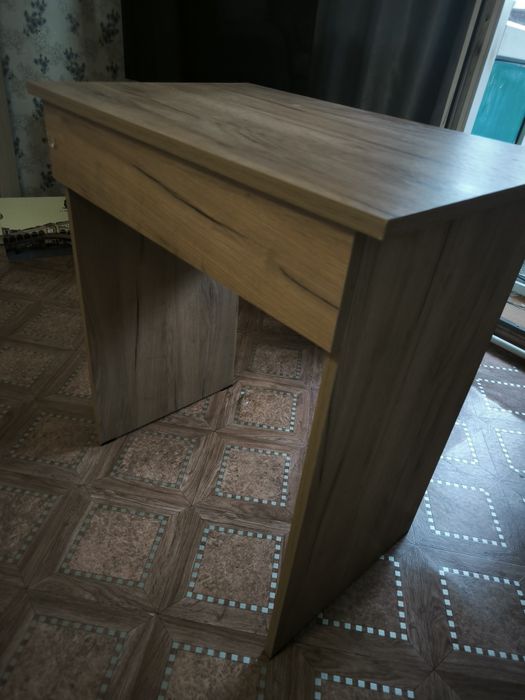 Продам письменный стол