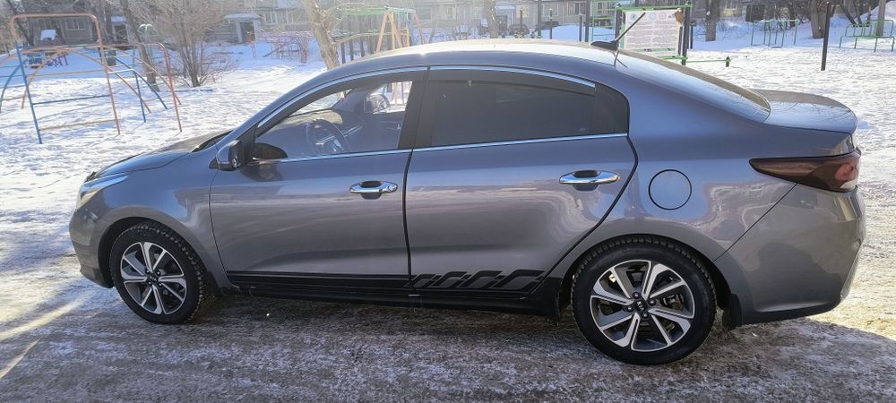 Продам Киа Рио премиум 2020года