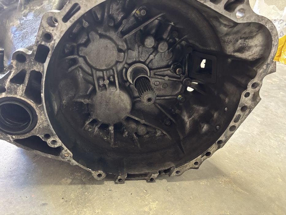 Скоростна кутия за Авенсис/ Toyota Avensis Т25, 2007г дизел