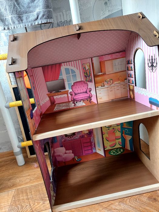 Кукольный домик .