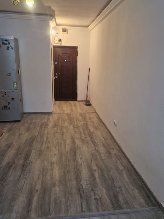 Garsonieta de vinzare