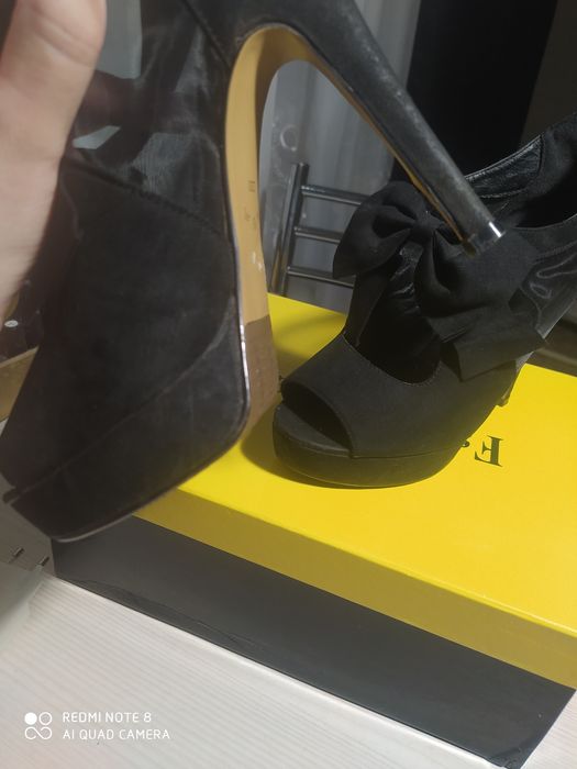 Туфли на каблуке