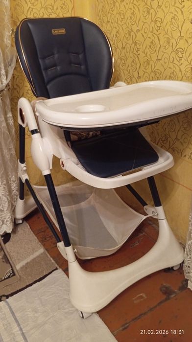 Продам столик для кормления