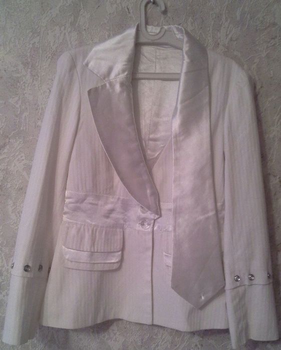 Продам  тройка костюм