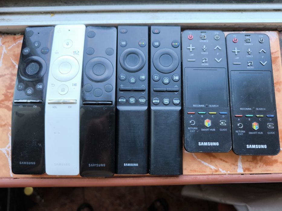 Telecomanzi q-led Smart tv Samsung perfect funcționale dar folosite