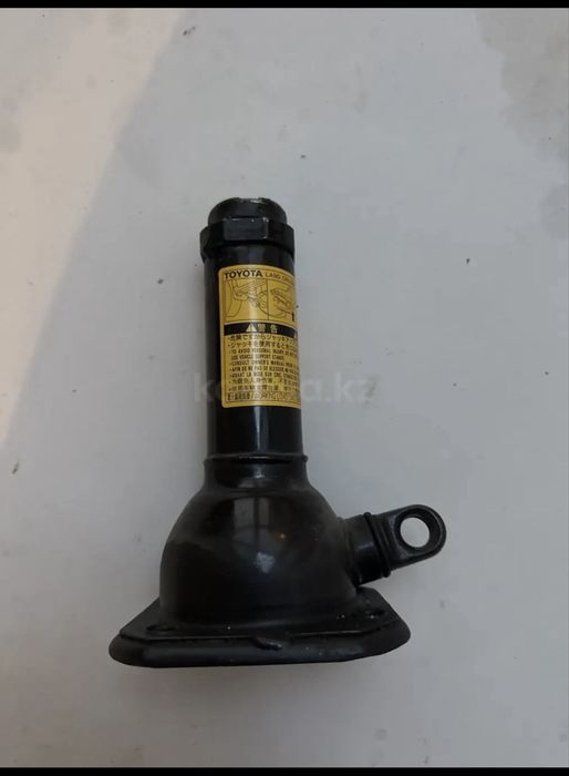 Домкрат для машины