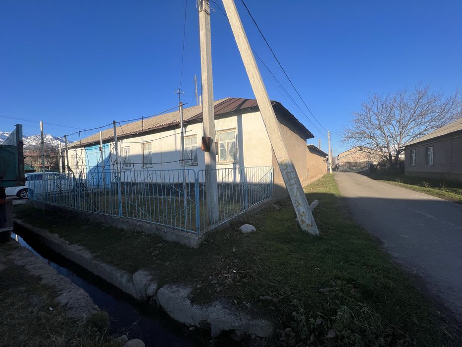 Uy sotiladi. Srochno