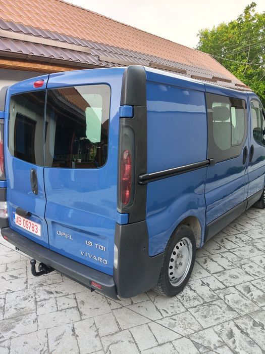 Vând Opel vivaro 19 cdi