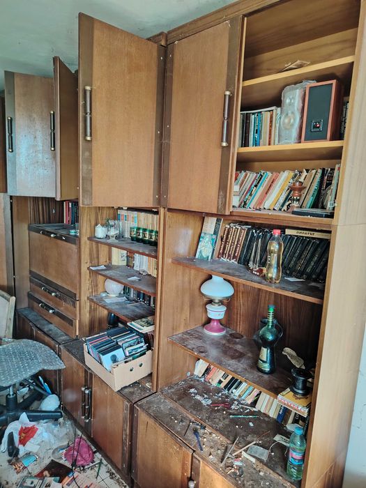 Гардероб, холна секция