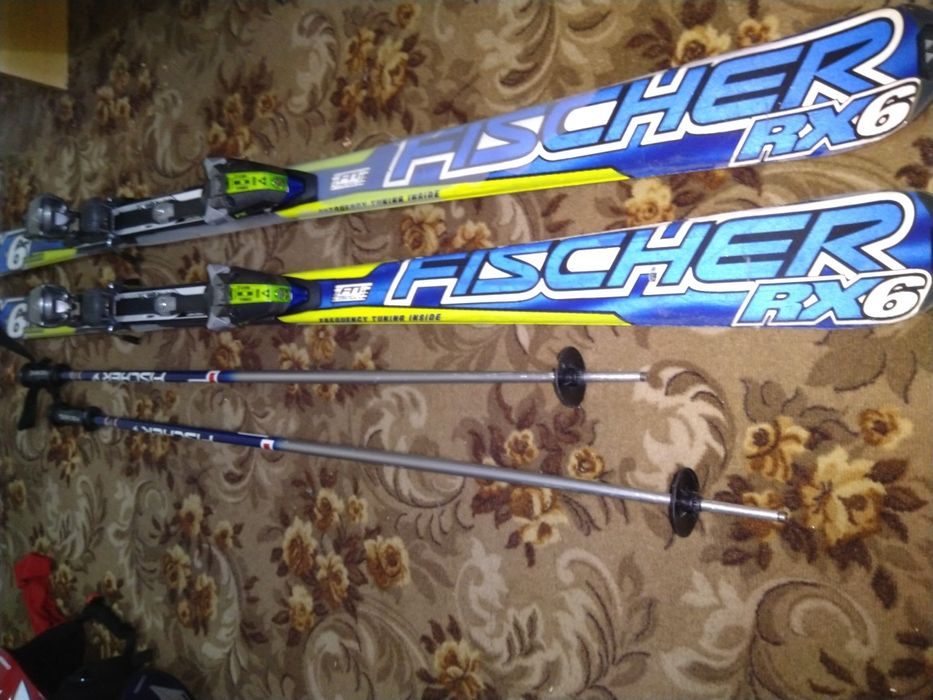 Екипировка за ски. Ски обувки, каски и Ски