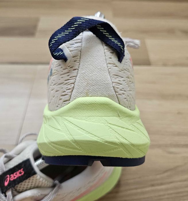 Дамски маратонки Asics Fuji Lite 4 - 42