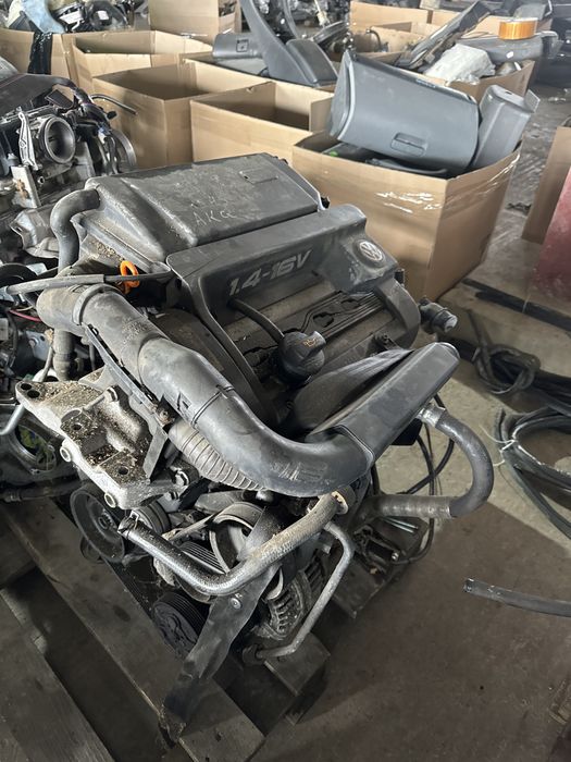 Двигатель AKQ Гольф 4