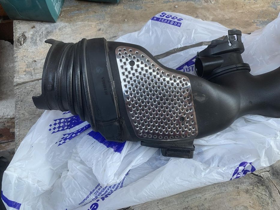 Продавам въздуховод / лястовица за 280/300/320CDI Mercedes