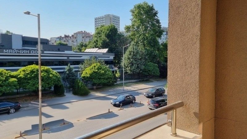 Продава се Тристаен апартамент в Варна, Генералите - 88 кв.м за 1965 €/кв.м - Снимка #1