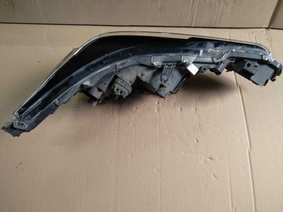 Фар десен за Toyota Corolla E21 2019