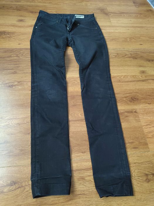 Дамски дънки не различими от нови