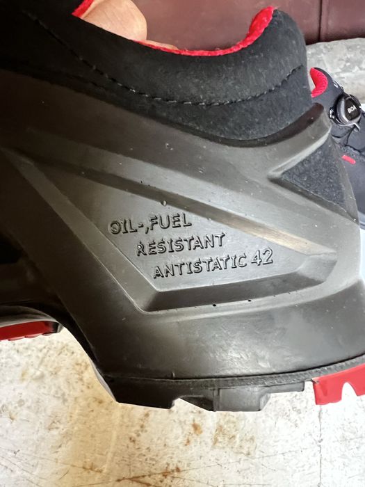 Vand pantofi protectie Uvex marimea 42 cu sistem BOA