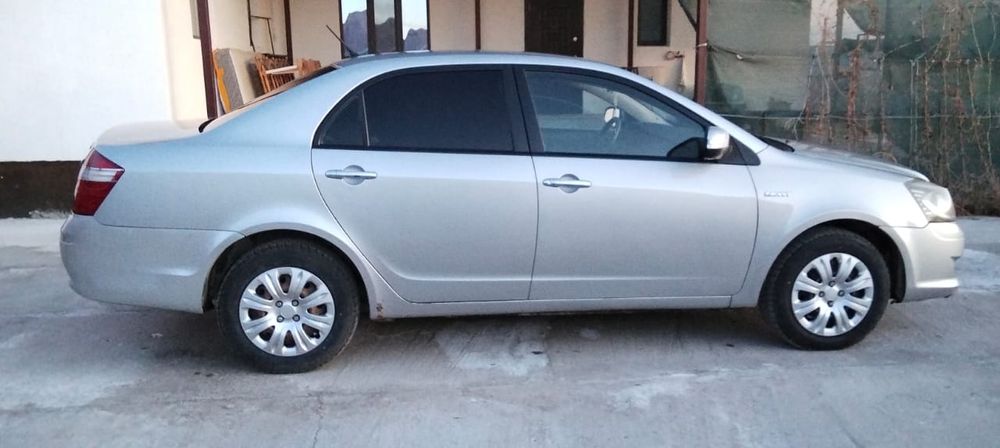 Автомобиль Geely SC7