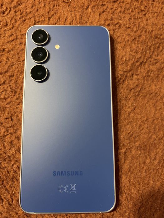 Продавам  бартеросвам  Samsung galaxy s25 fe 8x128 gb