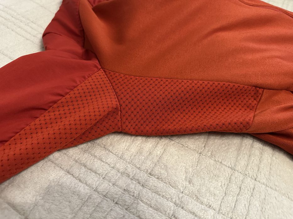 Bluza sport cu gluga marimea M