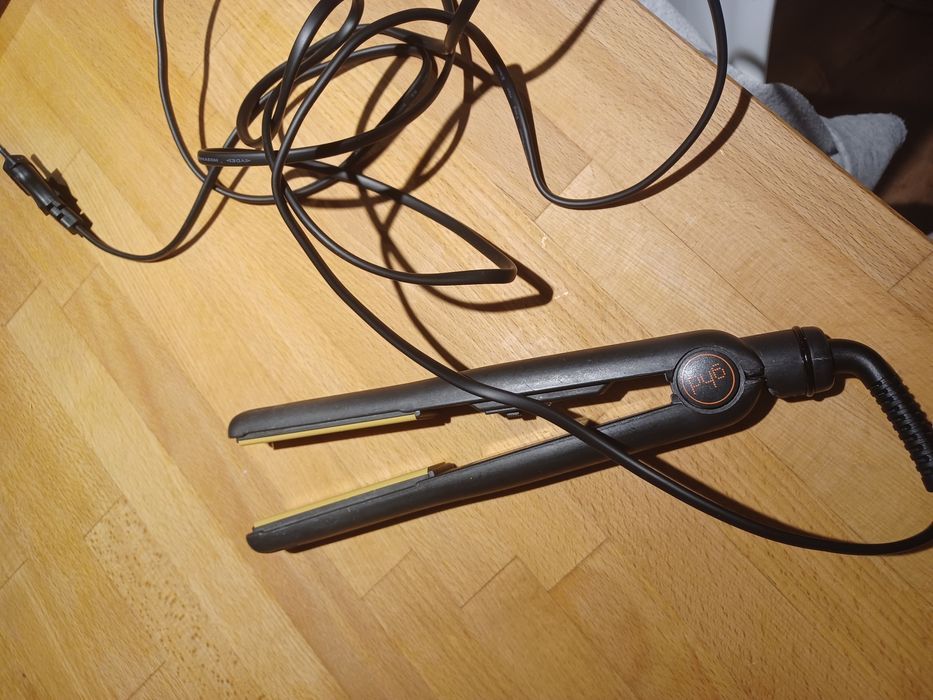 GHD преса за коса