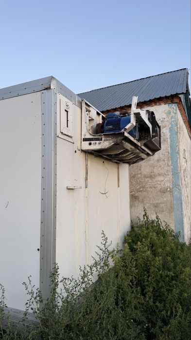 Продам холодильник