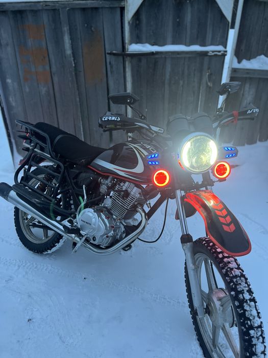 Продам мотоцикл 200 кубов