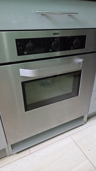 Продам духовой шкаф