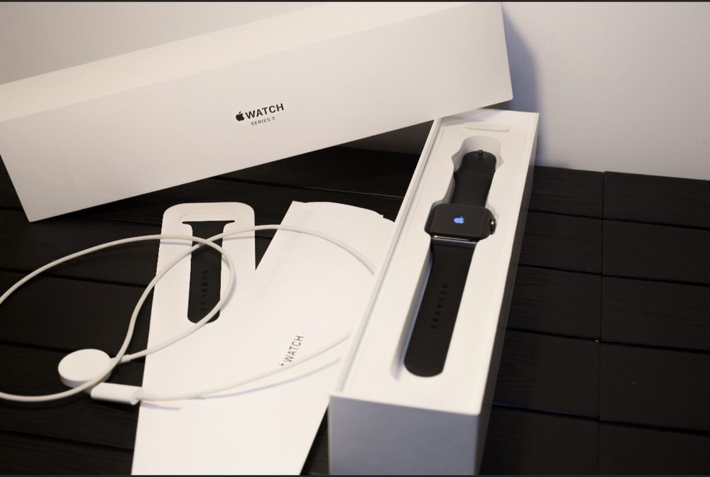 Vand Apple Watch seria 3