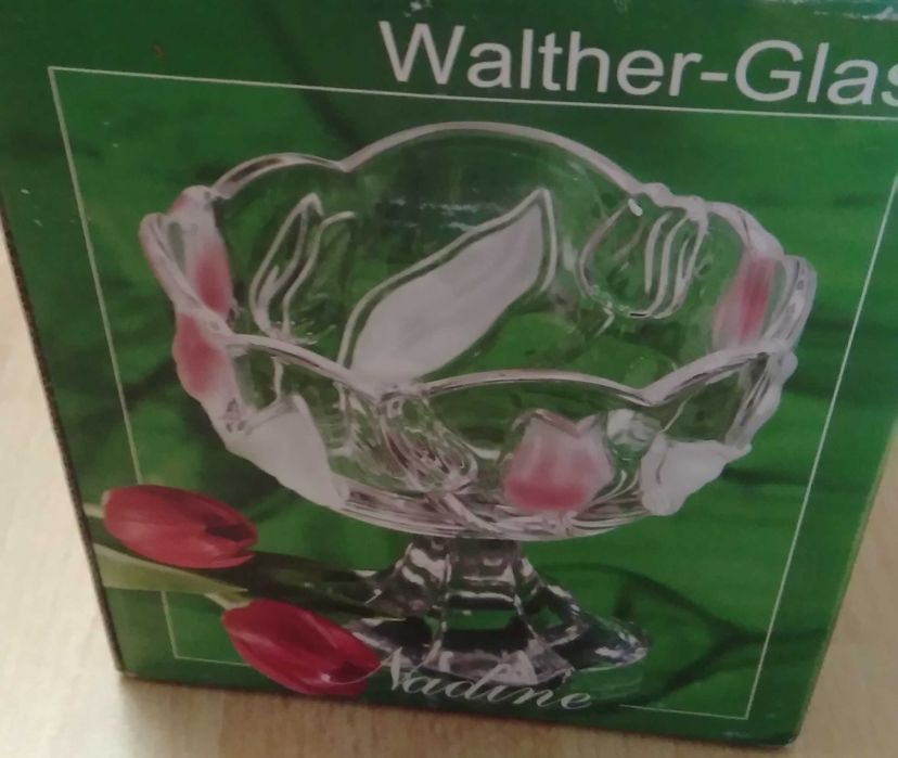 Кристални купи, чаши, бонбониера и салатиера