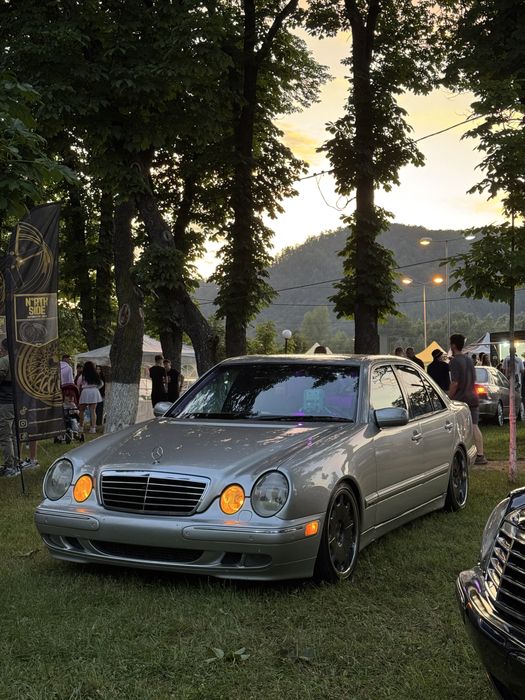 Mercedes Benz E220 w210