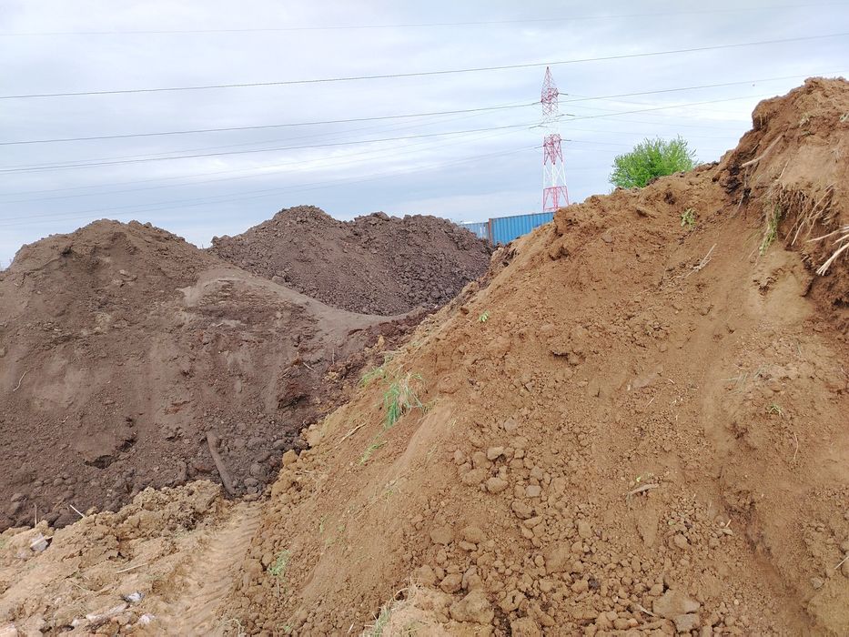 Vând pământ negru vegetal, mranița, pământ nisipos