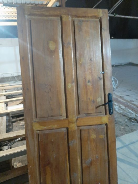 Продам дверь без косяка