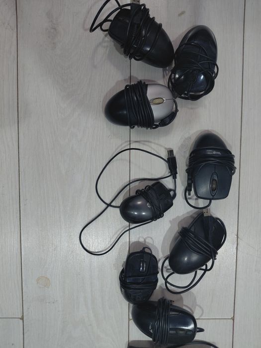 Продам телефоны Samsung и зарядки Nokia,  Samsung,  Motorola