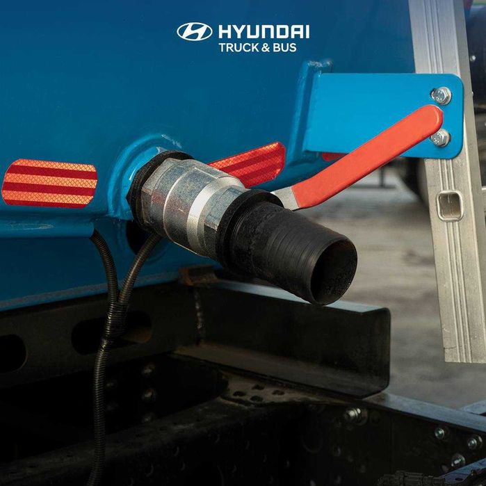 Автоцистерна для технической воды HYUNDAI EX8 4х2 объёмом 4 м3