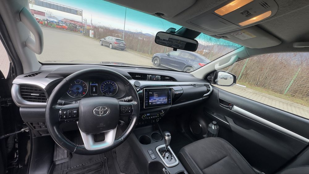 Vand toyota hilux invincible