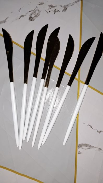 Продам столовые ножечки