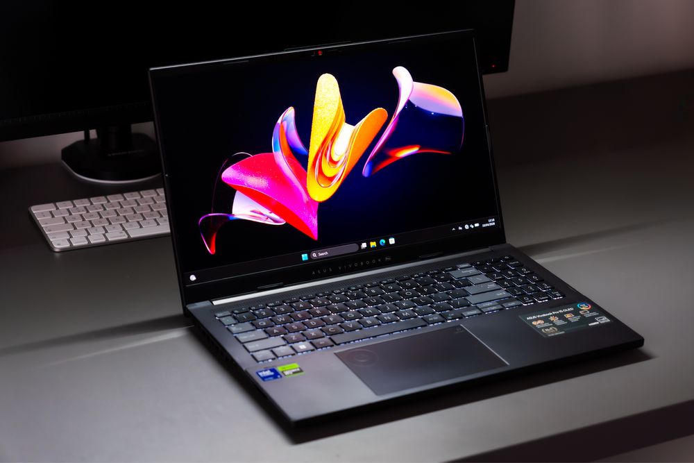 Laptop ASUS Vivobook Pro 15 OLED | Ultra 9 | RTX 4050 | 40GB RAM DDR5 | 1TB SSD | Editare/Gaming