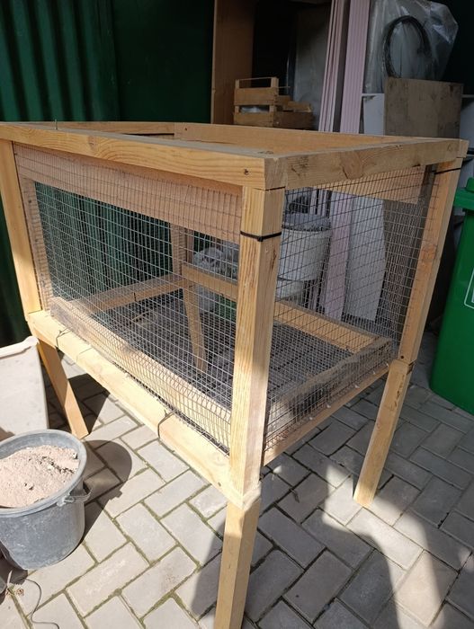 Клетка для птиц, кроликов.