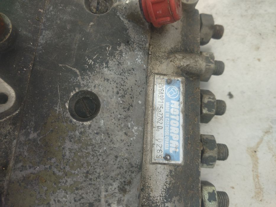 Нафтова помпа за селско стопанска техника