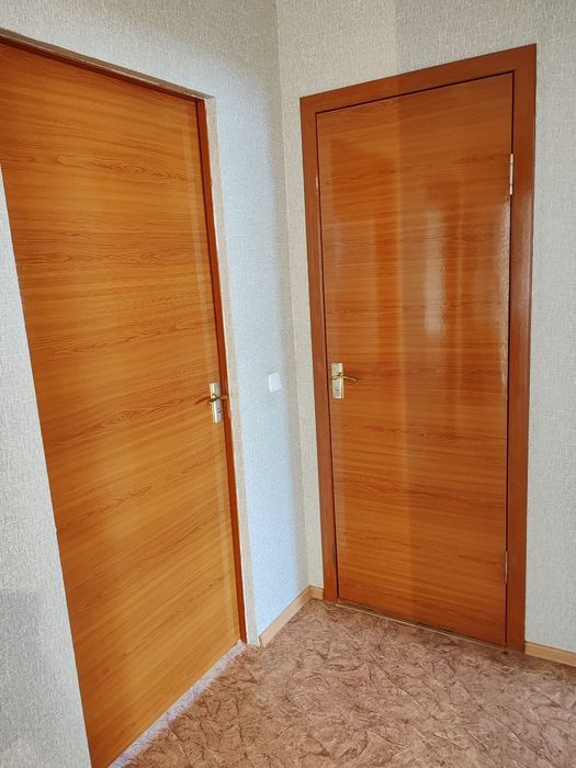 Продам двери  8шт