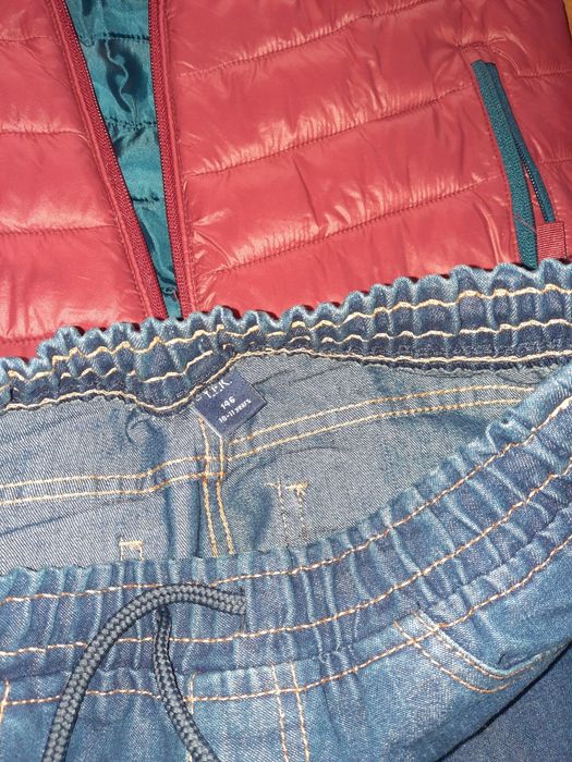 Lot haine băieți măsură 146, 2 geci reserved și 2 perechi blugi, plus