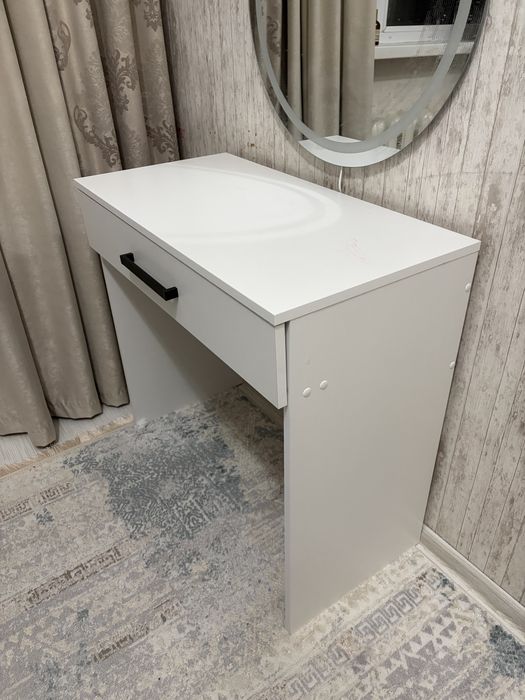 Туалетный столик